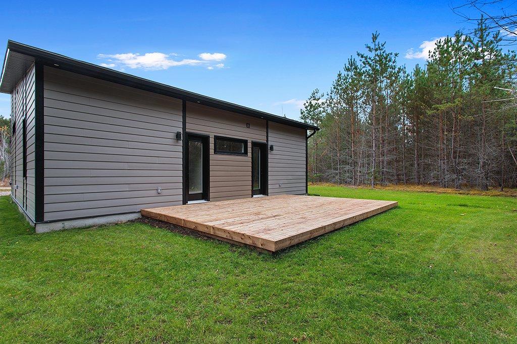 Face arrière - 24 Rue Second, Otter Lake, QC - Outdoor With Exterior