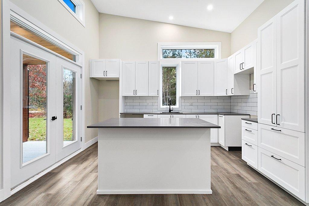 Cuisine - 24 Rue Second, Otter Lake, QC - Indoor Photo Showing Kitchen With Upgraded Kitchen