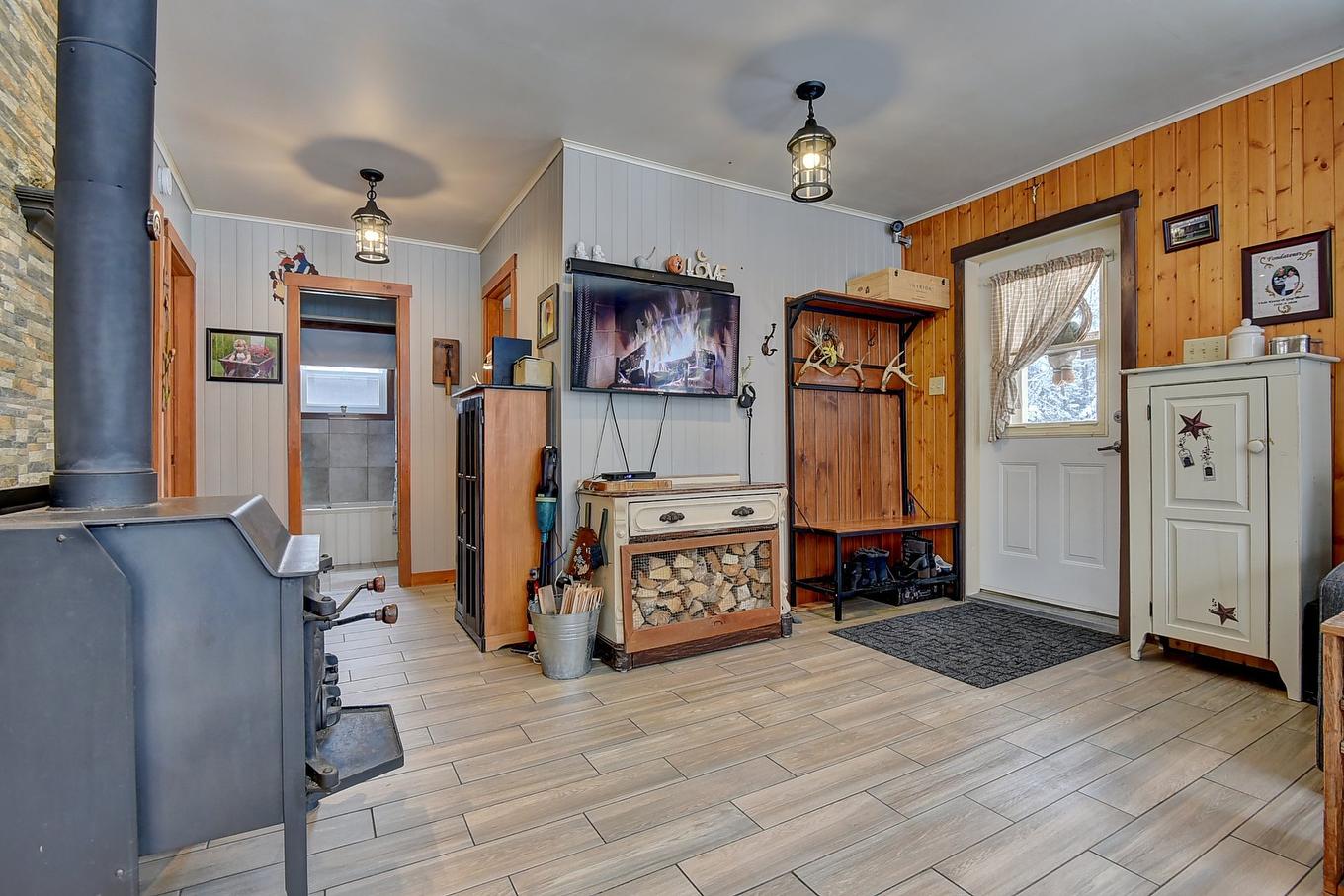 View - 40 Ch. Des Érables, Saint-Michel-Des-Saints, QC - Indoor Photo Showing Other Room