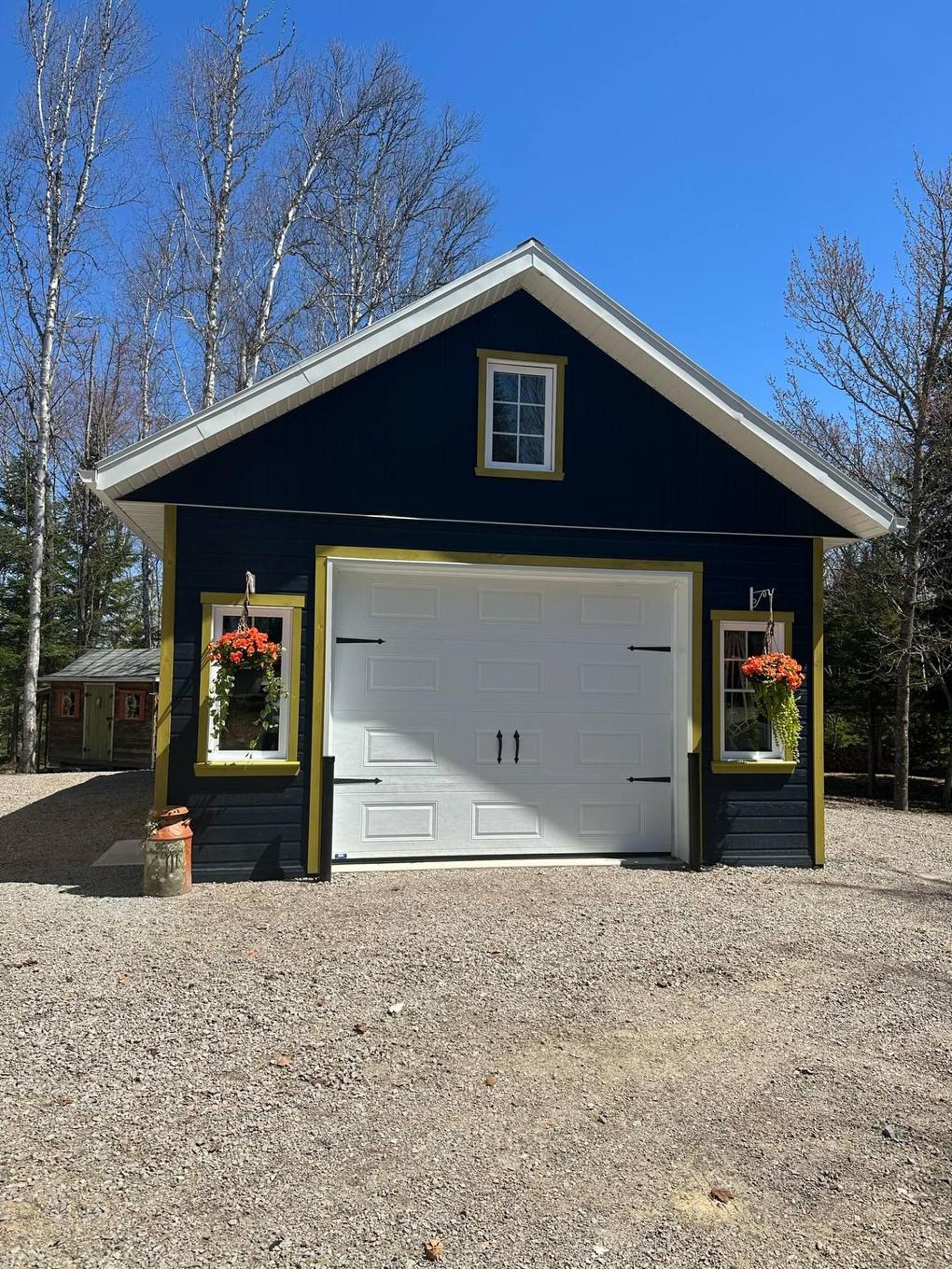 Garage - 40 Ch. Des Érables, Saint-Michel-Des-Saints, QC - Outdoor