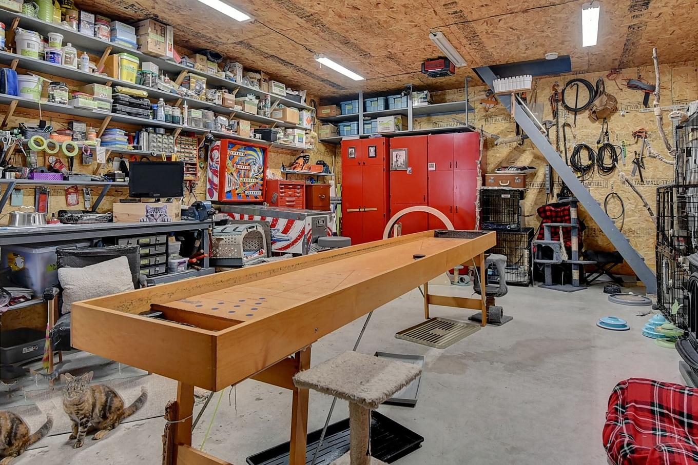 Garage - 40 Ch. Des Érables, Saint-Michel-Des-Saints, QC - Indoor Photo Showing Other Room