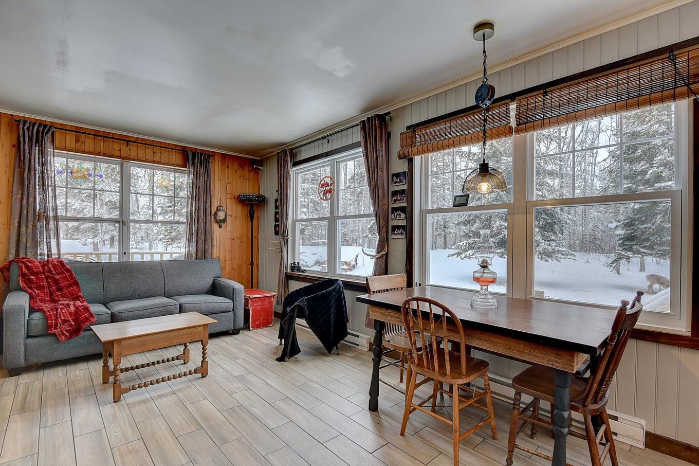 View - 40 Ch. Des Érables, Saint-Michel-Des-Saints, QC - Indoor Photo Showing Living Room