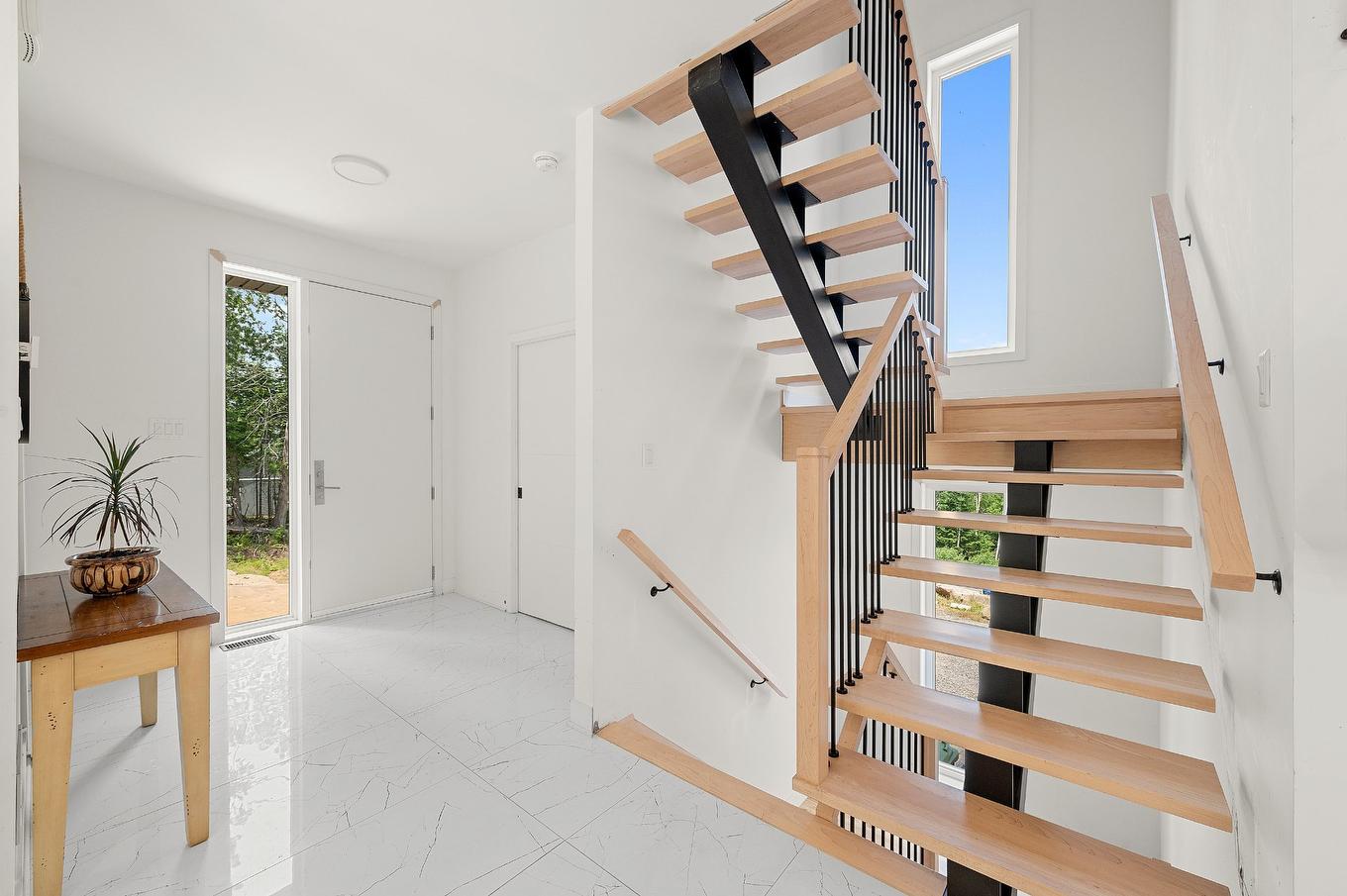 Escalier - 3060 Imp. Des Promeneurs, Sainte-Agathe-Des-Monts, QC - Indoor Photo Showing Other Room