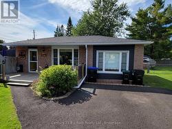 2 LYNN STREET Tiny (Perkinsfield), ON L0L 2J0