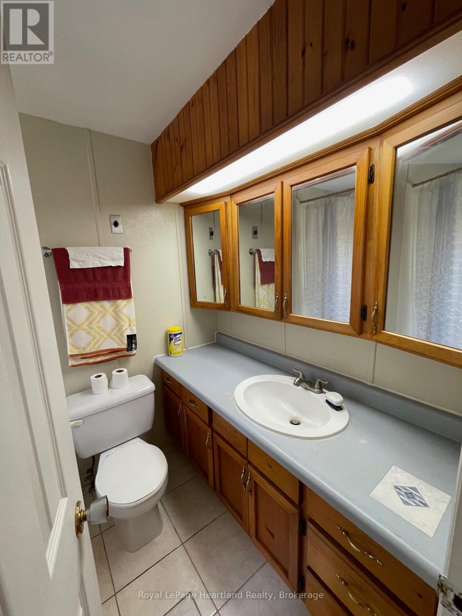 902 White Cedar Dr. - 35791 Bayfield River Road, Central Huron (Goderich), ON - Indoor Photo Showing Bathroom