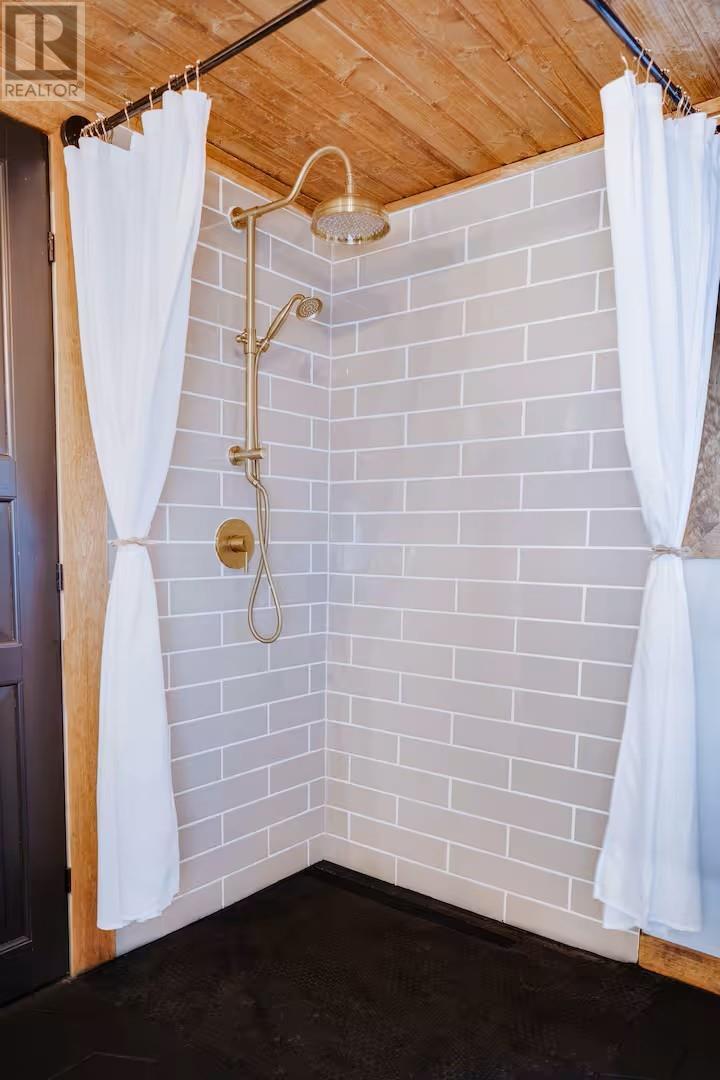 40 Ocean View Drive, Norman'S Cove, NL - Indoor