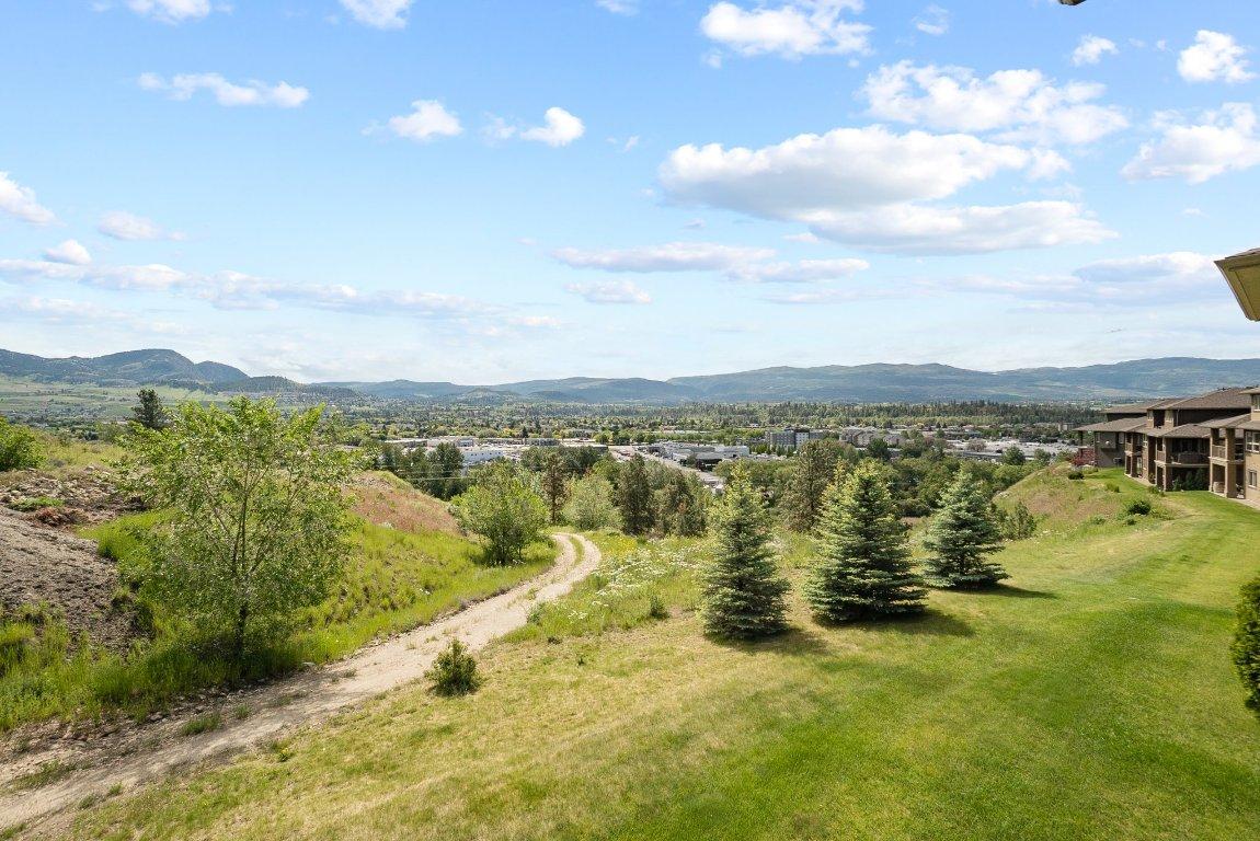 21-2421 Glacier Court, Kelowna, BC - Outdoor With View