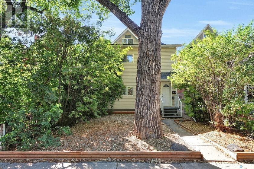 2258 Osler Street, Regina, SK - Outdoor