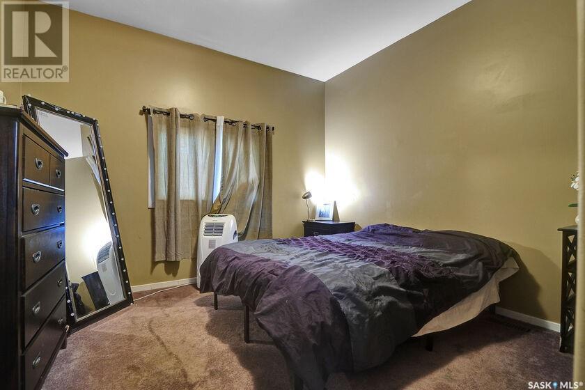 2258 Osler Street, Regina, SK - Indoor Photo Showing Bedroom