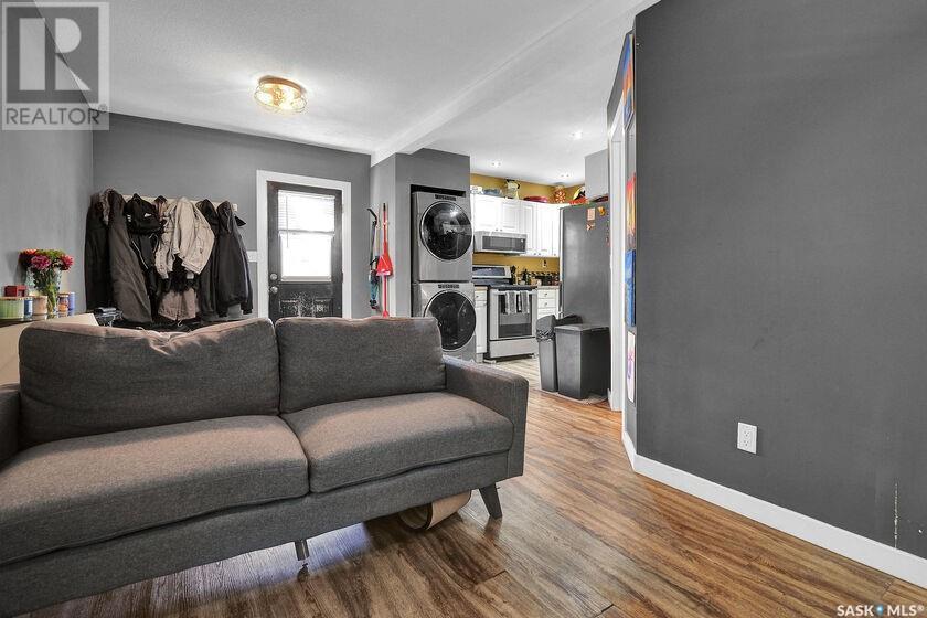 2258 Osler Street, Regina, SK - Indoor Photo Showing Living Room