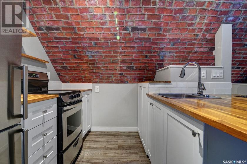 2258 Osler Street, Regina, SK - Indoor Photo Showing Kitchen