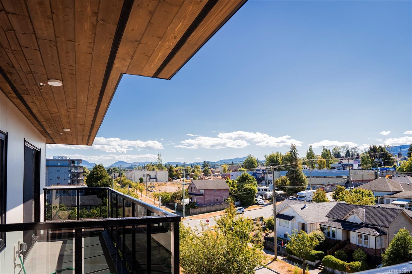 507-45 Haliburton St, Nanaimo, BC - Outdoor With Balcony With View