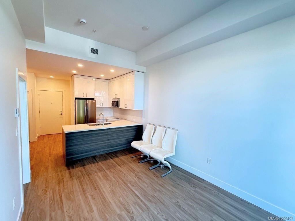 106-6320 Sentinal Dr, Nanaimo, BC - Indoor Photo Showing Other Room