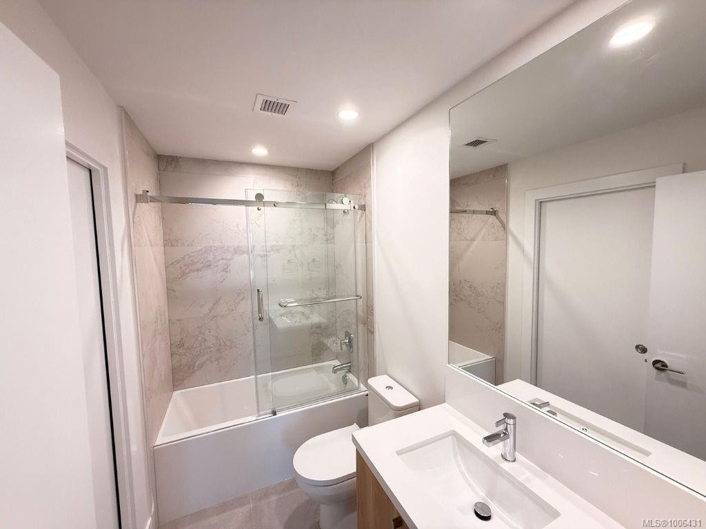 107-6320 Sentinal Dr, Nanaimo, BC - Indoor Photo Showing Bathroom