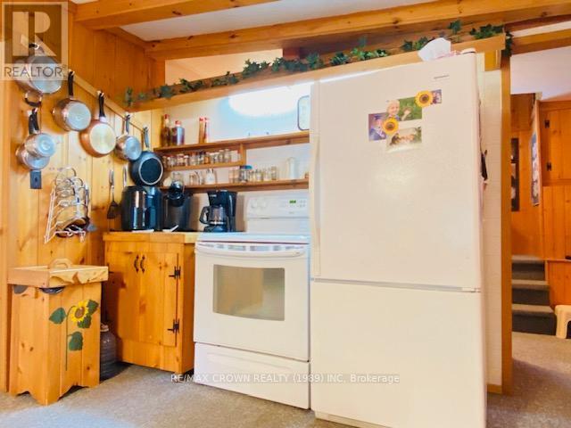 93 Lefebvre Peninsula Road, Moonbeam, ON - Indoor Photo Showing Kitchen