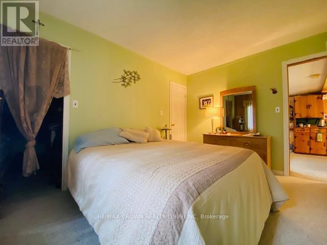 93 Lefebvre Peninsula Road, Moonbeam, ON - Indoor Photo Showing Bedroom
