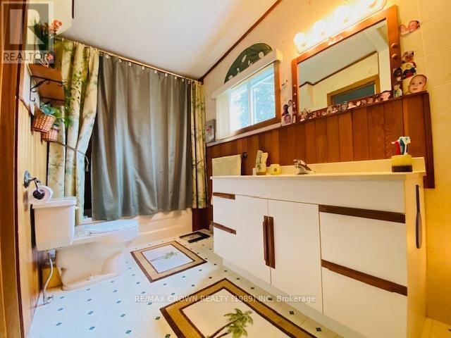 93 Lefebvre Peninsula Road, Moonbeam, ON - Indoor