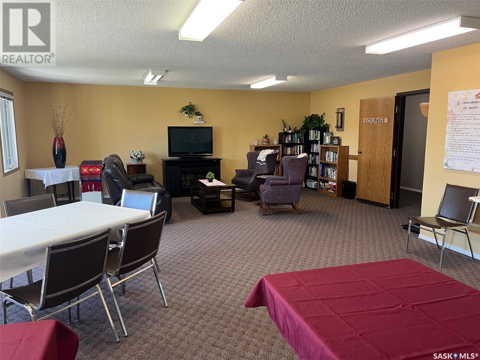 304 408 Heritage Drive, Estevan, SK - Indoor