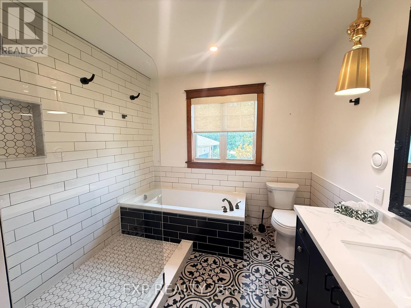 10 William Street, East Luther Grand Valley, ON