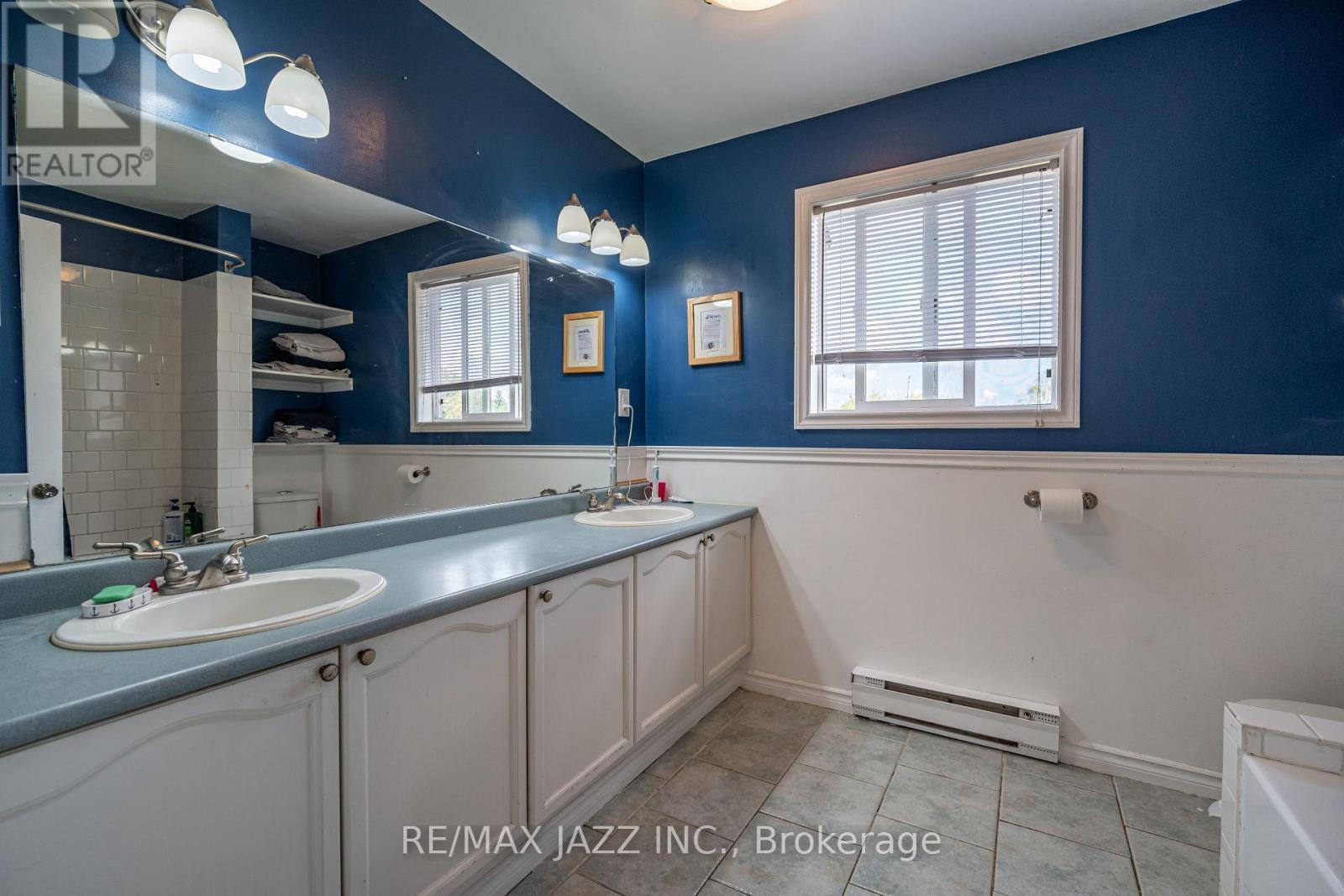 1087 Islandview Drive, Otonabee-South Monaghan, ON