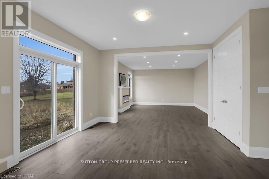 252 Leitch Street, Dutton/Dunwich (Dutton), ON - Indoor Photo Showing Other Room