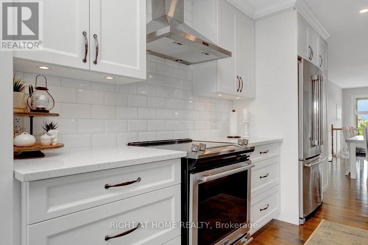 201 Versaille Street, Alfred And Plantagenet, ON - Indoor Photo Showing Kitchen With Upgraded Kitchen