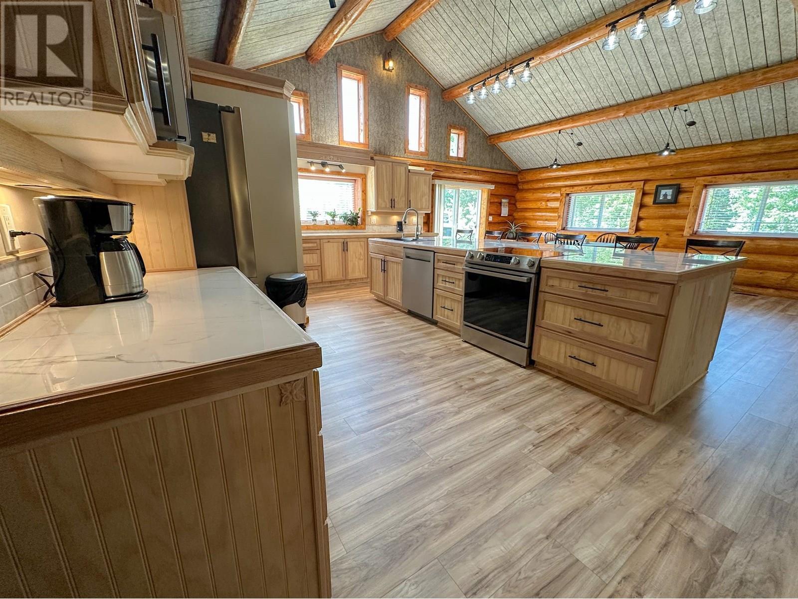 5566 Necoslie Road, Fort St. James, BC - Indoor Photo Showing Kitchen