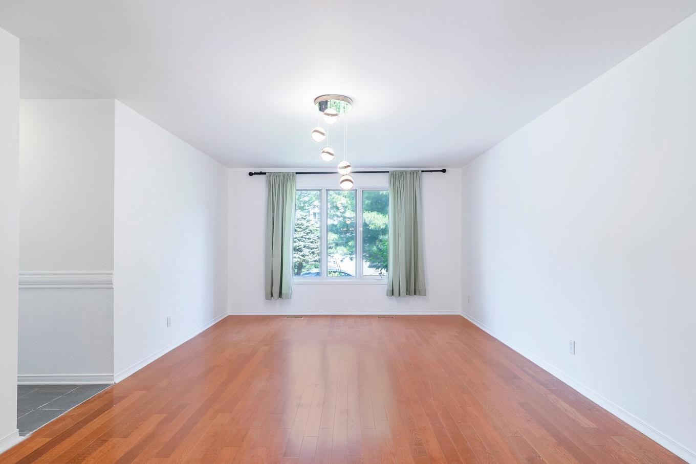 Family room - 3 Rue Du Labrador, Kirkland, QC - Indoor Photo Showing Other Room