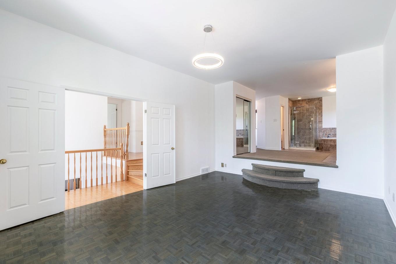 Primary bedroom - 3 Rue Du Labrador, Kirkland, QC - Indoor Photo Showing Other Room