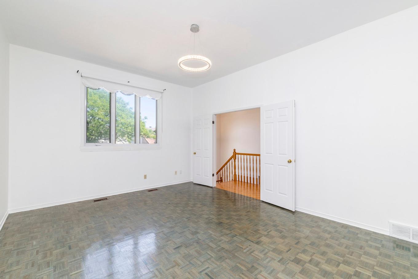 Primary bedroom - 3 Rue Du Labrador, Kirkland, QC - Indoor Photo Showing Other Room