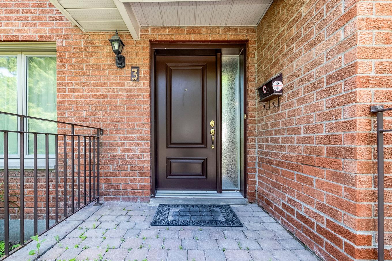 Frontage - 3 Rue Du Labrador, Kirkland, QC - Outdoor With Exterior