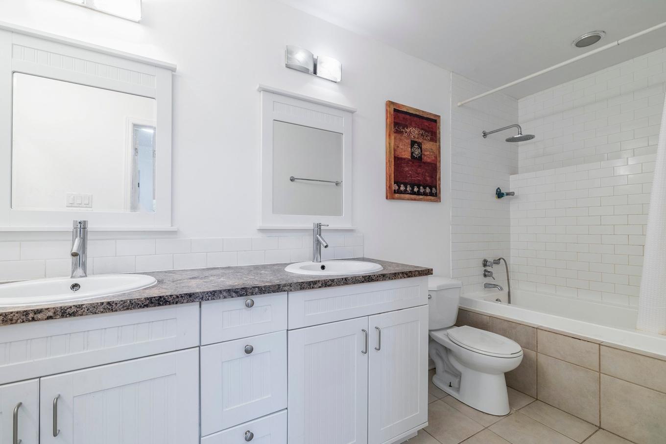 Bathroom - 3 Rue Du Labrador, Kirkland, QC - Indoor Photo Showing Bathroom