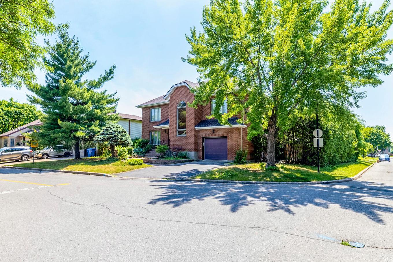 Aerial photo - 3 Rue Du Labrador, Kirkland, QC - Outdoor