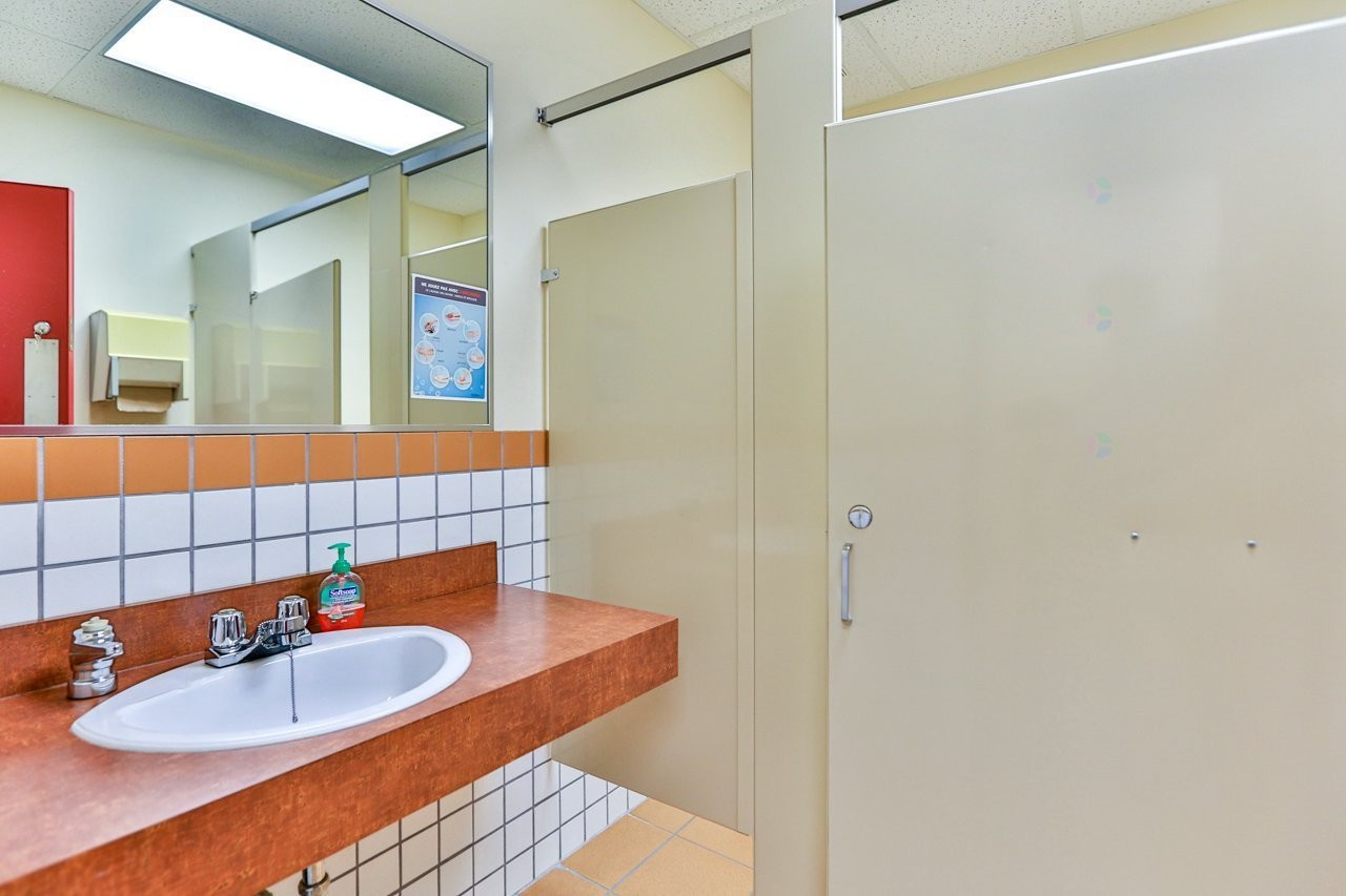 Bathroom - 225 Rue Dansereau, Contrecoeur, QC - Indoor Photo Showing Bathroom