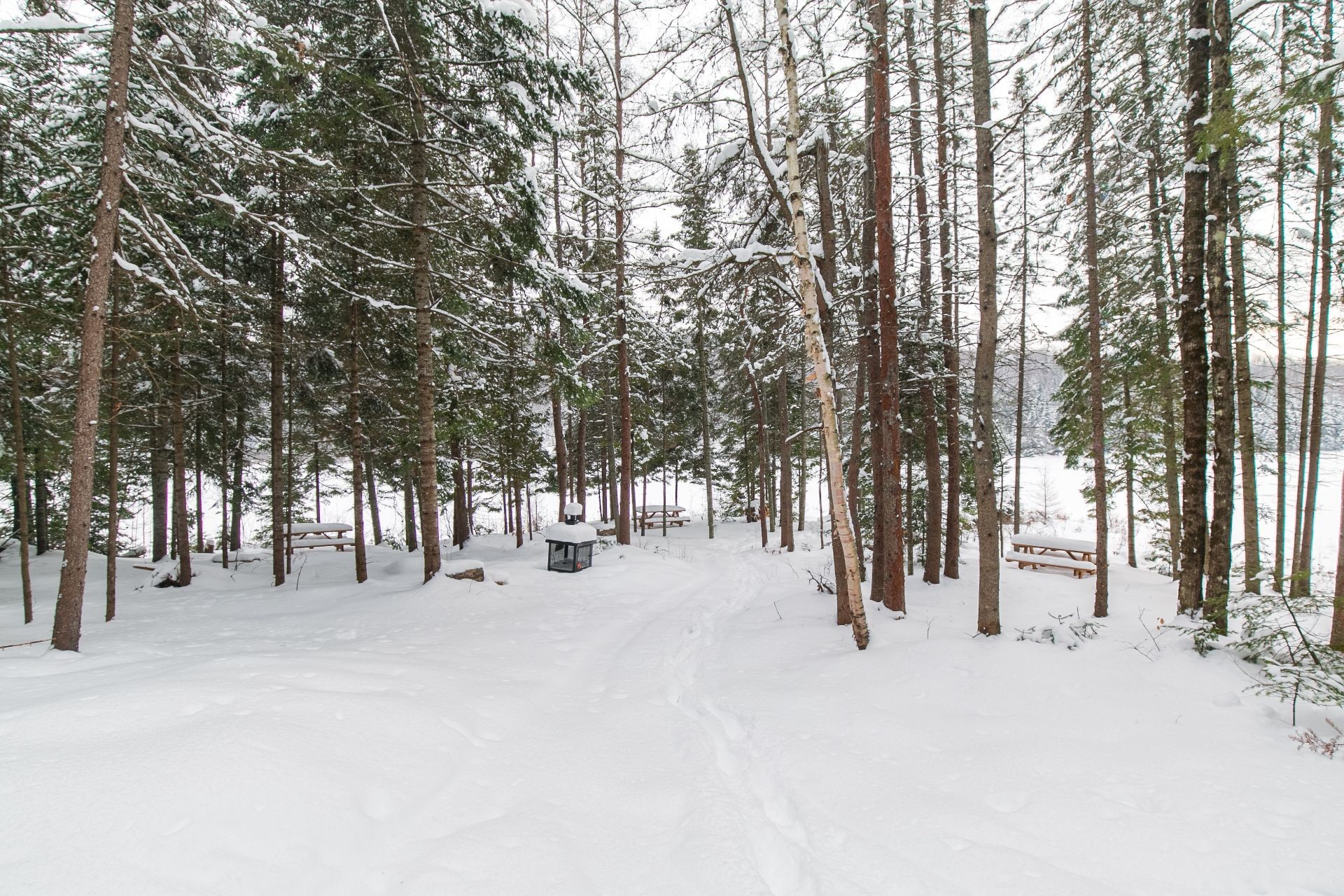 Accès au plan d'eau - Ch. Olivier-Paradis, Labelle, QC