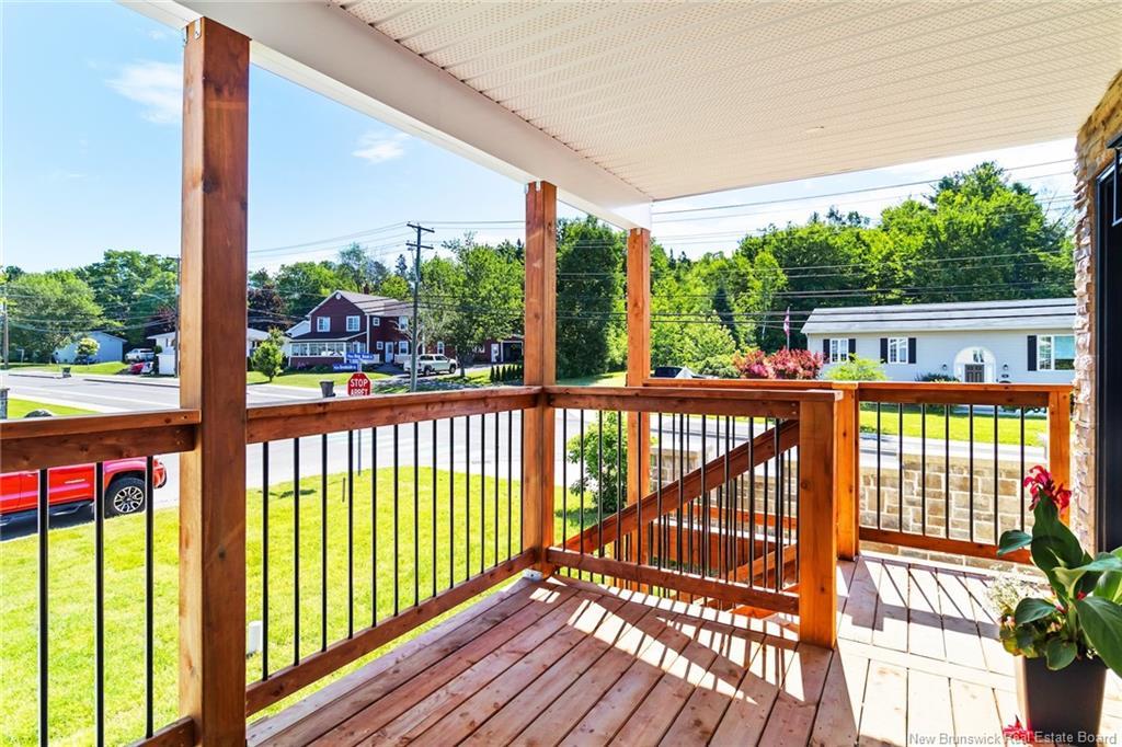 6 Briar Brook Pl, Fredericton, NB