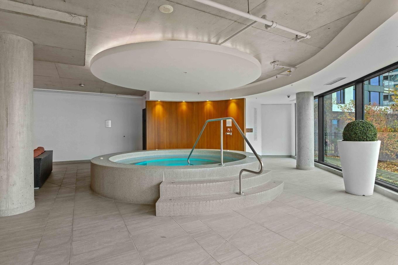 Spa - 2709-299 Rue De La Rotonde, Montréal (Verdun/Île-Des-Soeurs), QC - Indoor Photo Showing Other Room