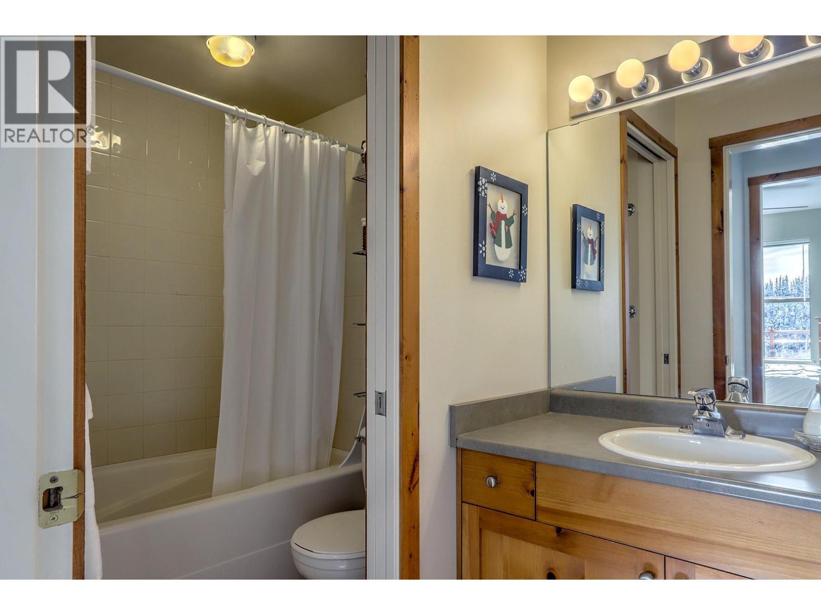 9802 Silver Star Road Unit# 306, Silver Star, BC - Indoor Photo Showing Bathroom