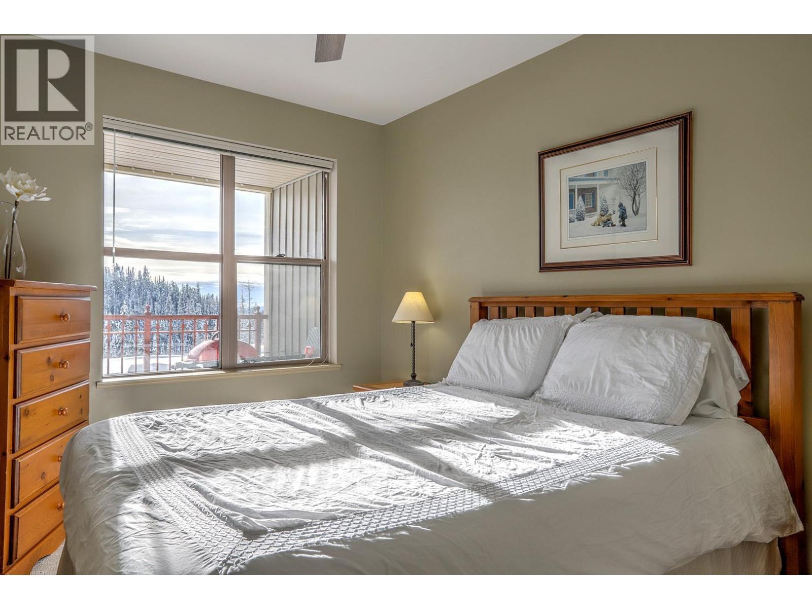 9802 Silver Star Road Unit# 306, Silver Star, BC - Indoor Photo Showing Bedroom