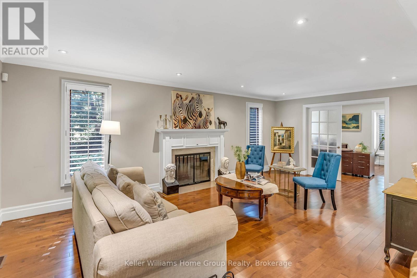 6703 Wellington 34 Road, Puslinch (Crieff/Aikensville/Killean), ON - Indoor Photo Showing Living Room With Fireplace