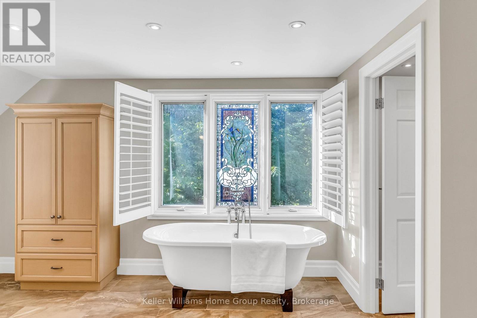 6703 Wellington 34 Road, Puslinch (Crieff/Aikensville/Killean), ON - Indoor Photo Showing Bathroom