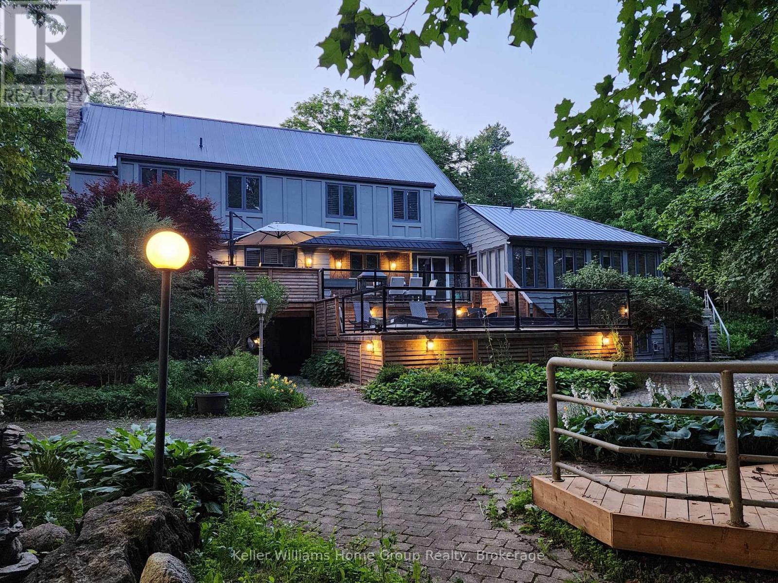 6703 Wellington 34 Road, Puslinch (Crieff/Aikensville/Killean), ON - Outdoor With Deck Patio Veranda