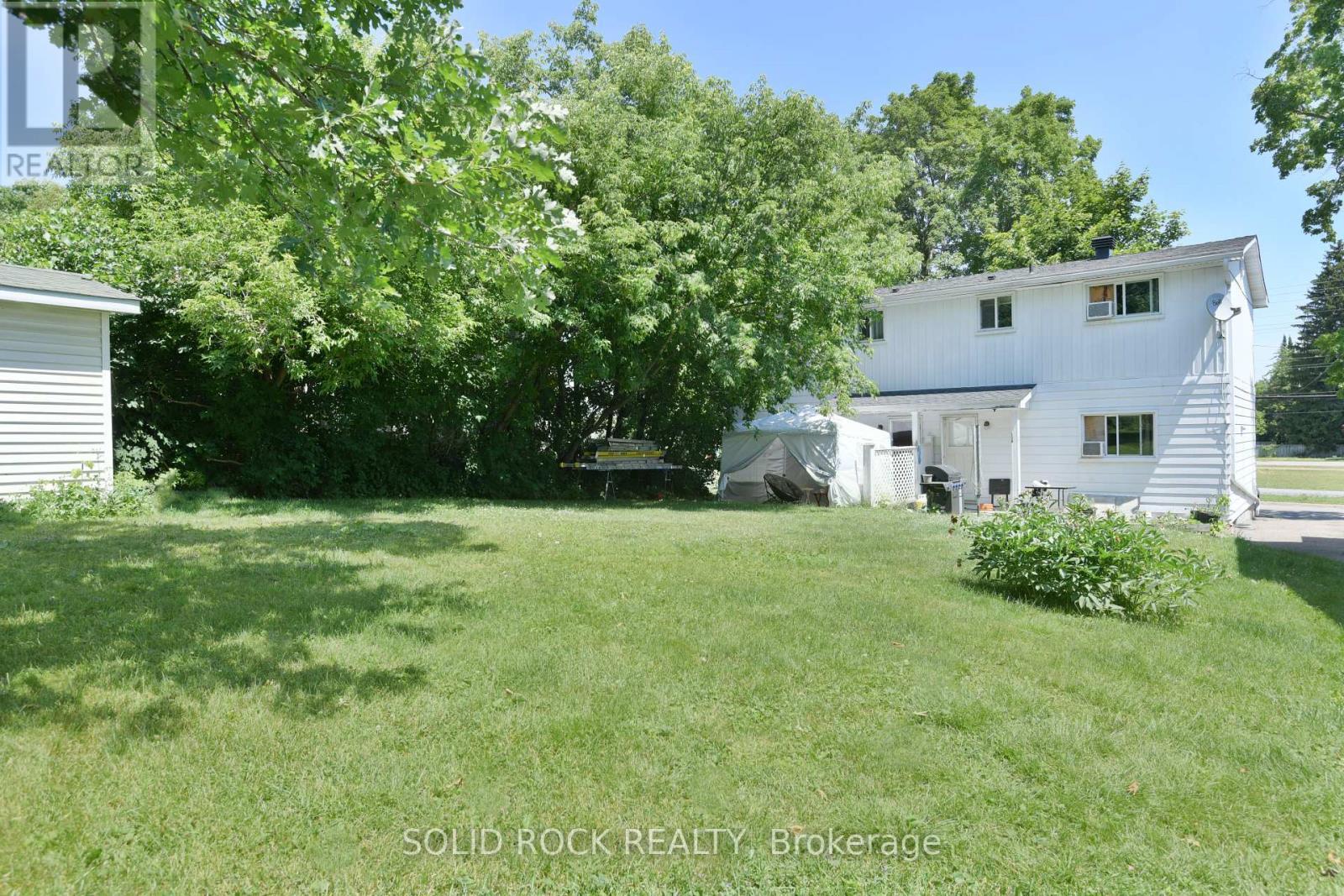 54 William Street W, Arnprior, ON - Outdoor