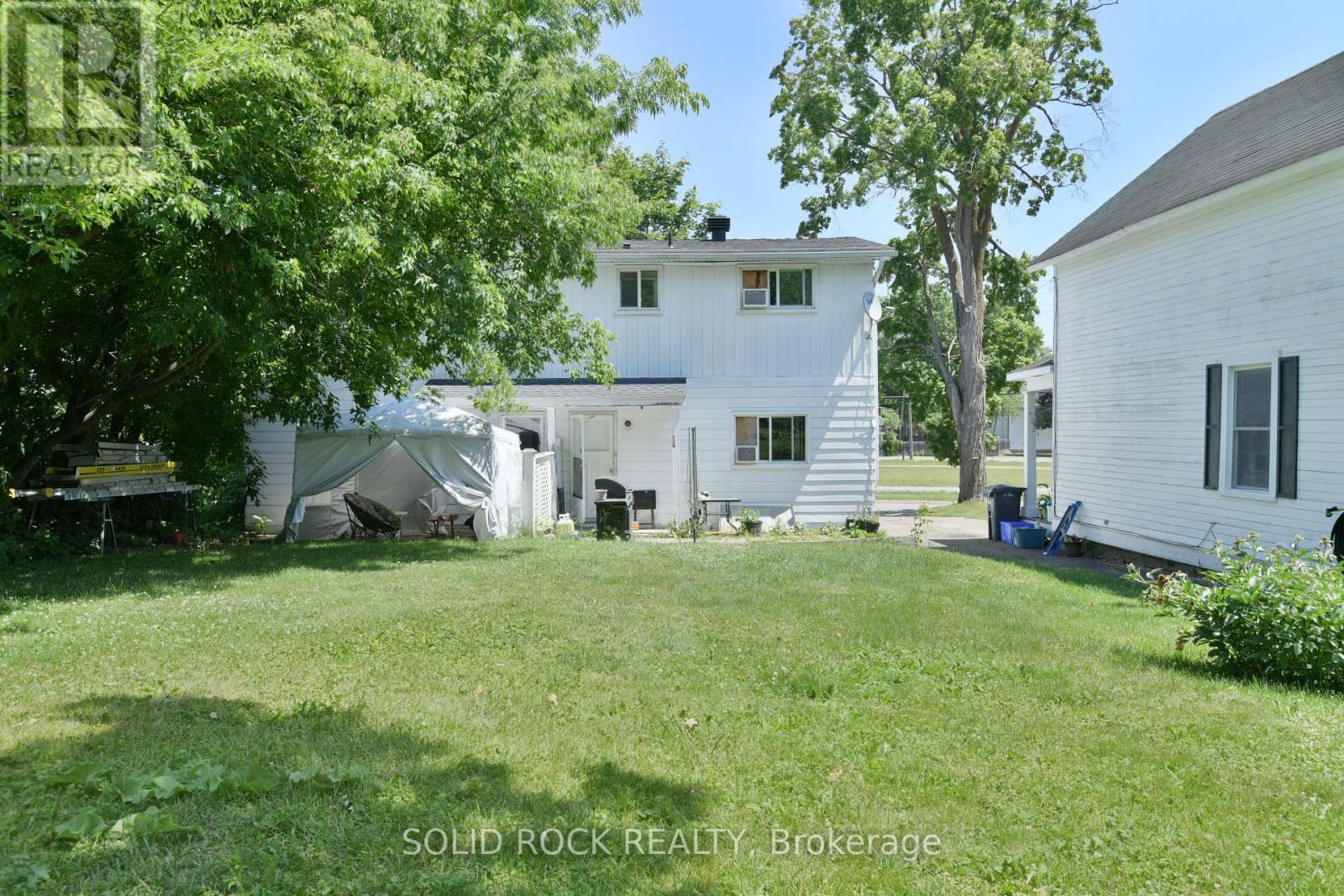 54 William Street W, Arnprior, ON - Outdoor