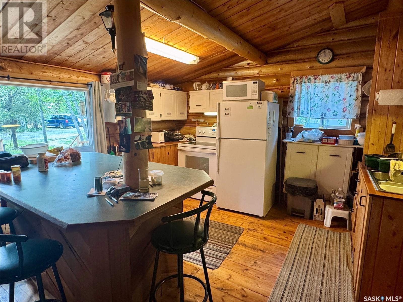 206 Spruce Street, Northern Admin District, SK - Indoor Photo Showing Kitchen