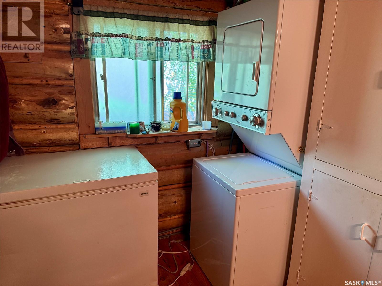 206 Spruce Street, Northern Admin District, SK - Indoor Photo Showing Laundry Room