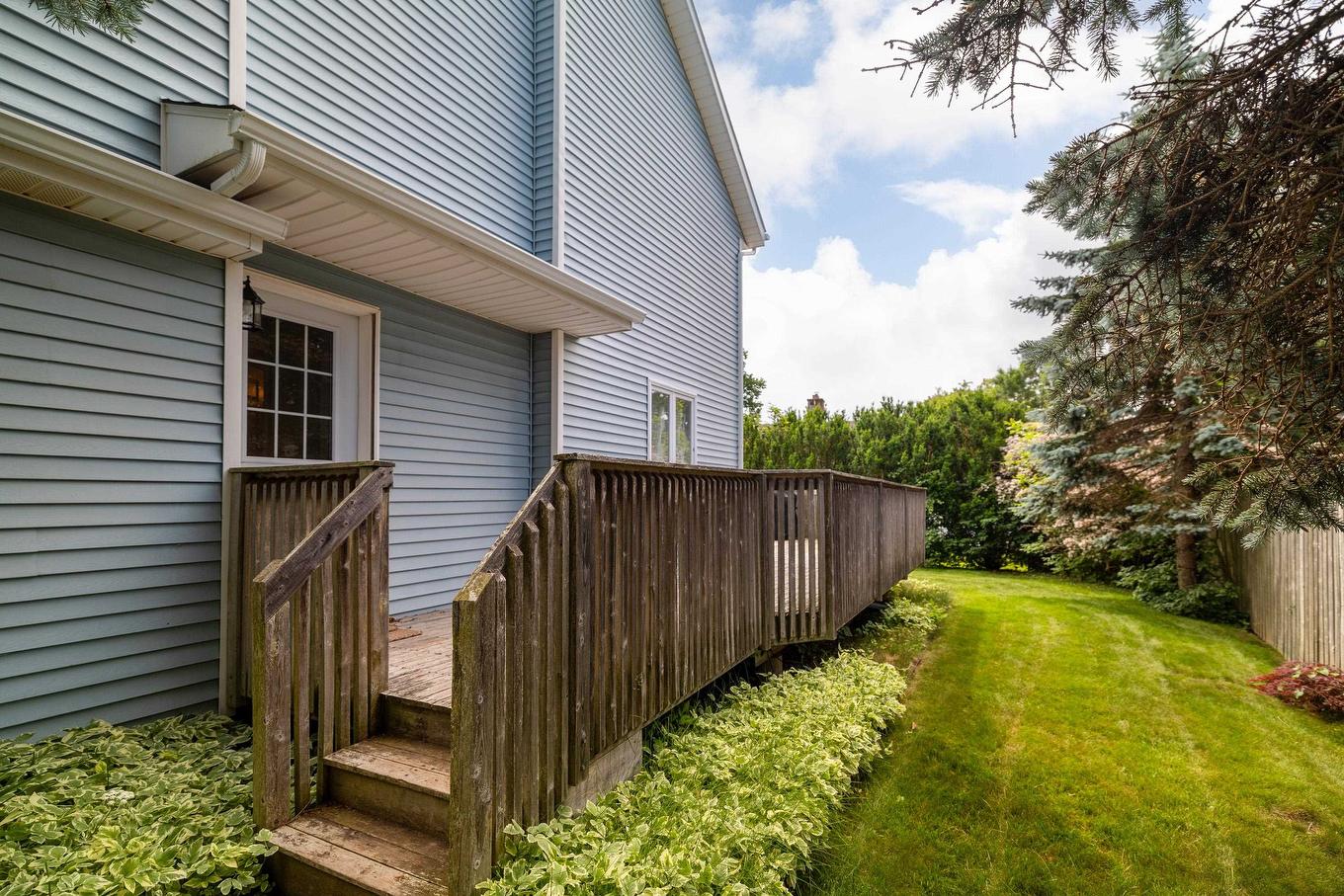 8 Berkeley Way, Brighton, PE