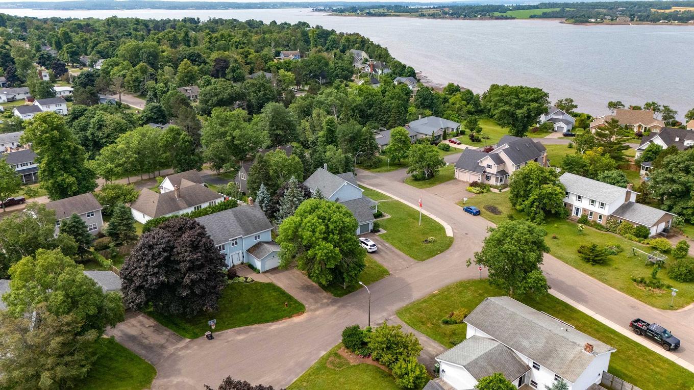 8 Berkeley Way, Brighton, PE