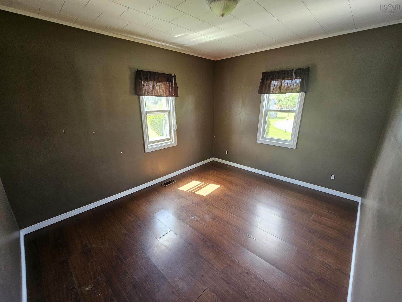 29 Cowan Street, Springhill, NS