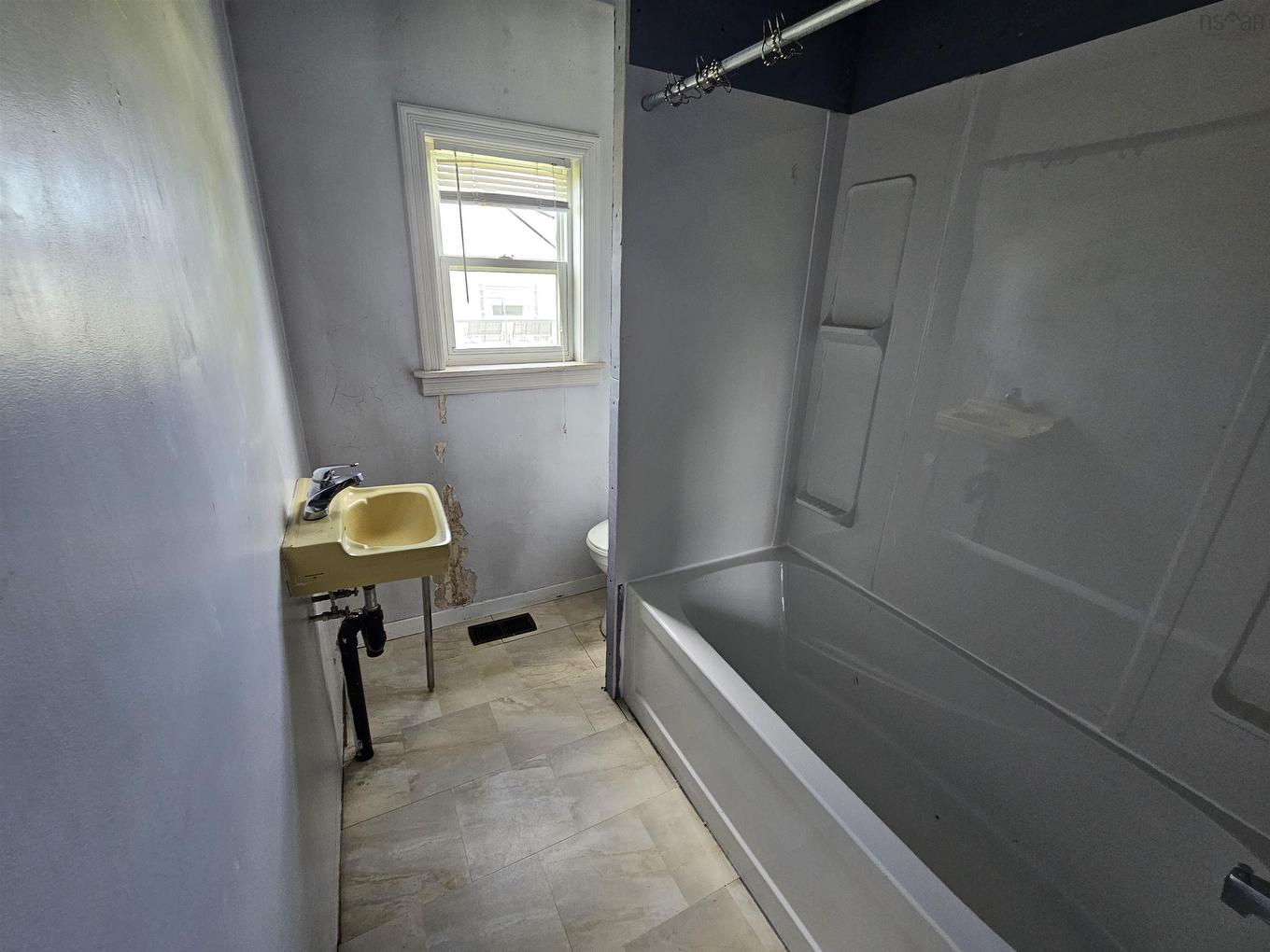 29 Cowan Street, Springhill, NS